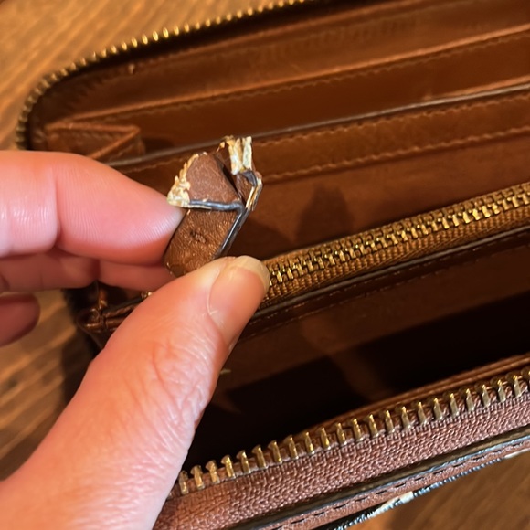 Navy accent leather wallet - Picture 3 of 5